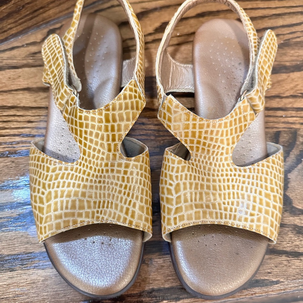 Gold  Croc-Embossed Women's. Sandals